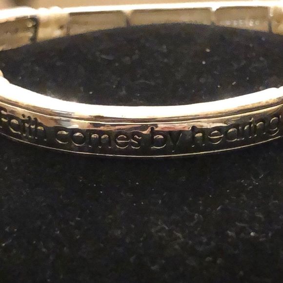 Faith comes by hearing the word of god on silver - Picture 2 of 5